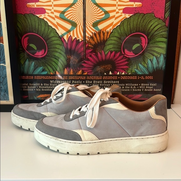 Vionic Elsa Sneakers-Sz 8 - Picture 3 of 7